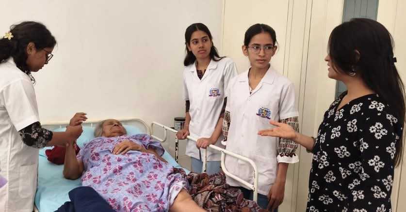 professional-physiotherapy-for-elderly-in-vadodara-care-big-0