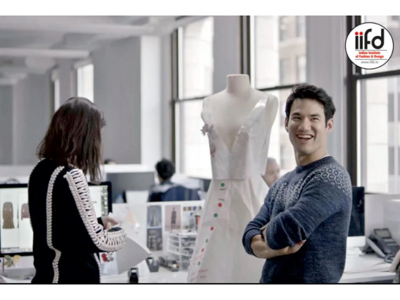 which-course-is-best-for-fashion-design-small-0