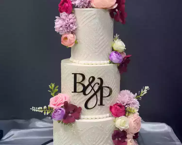 customised-cake-in-noida-designer-personalised-cakes-online-delivery