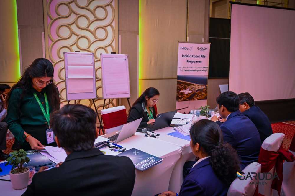 structured-airline-pilot-career-pathway-big-0
