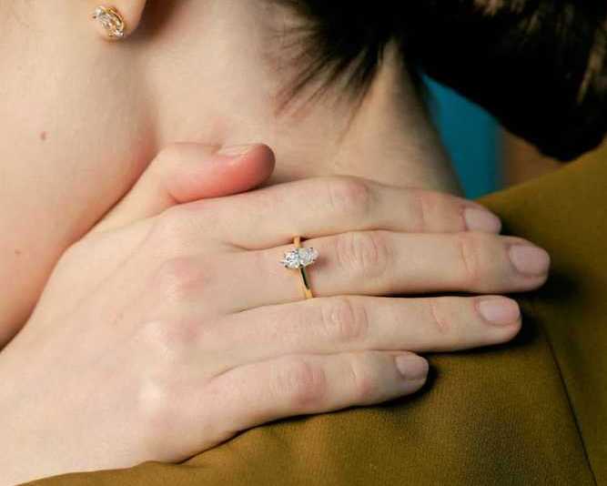 anniversary-jewellery-gifts-celebrate-love-with-something-that-lasts