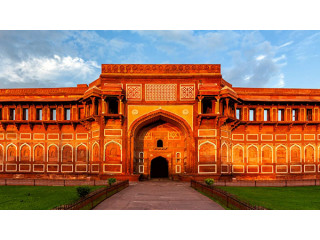 Explore Agra and Unforgettable Holiday Packages in India