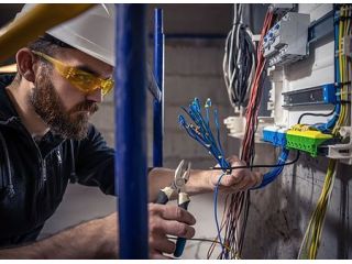 expert-electrical-maintenance-contractors-in-singapore-small-0