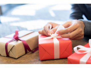 thoughtful-business-gifting-ideas-for-modern-companies-small-0