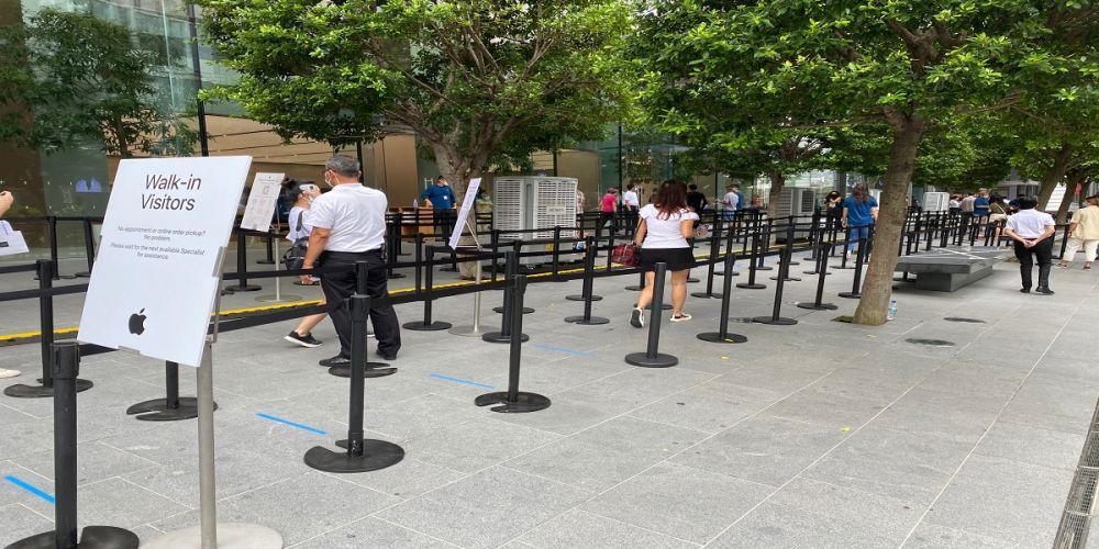 reliable-queue-pole-rental-in-sg-for-events-crowd-control-big-0