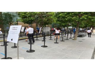reliable-queue-pole-rental-in-sg-for-events-crowd-control-small-0