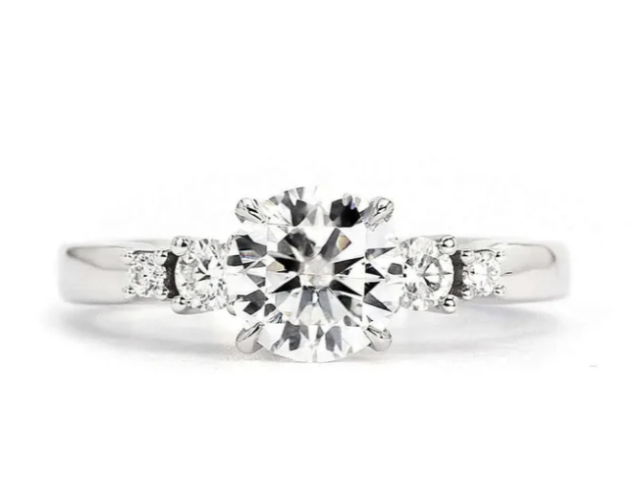 moissanite-shop-in-singapore