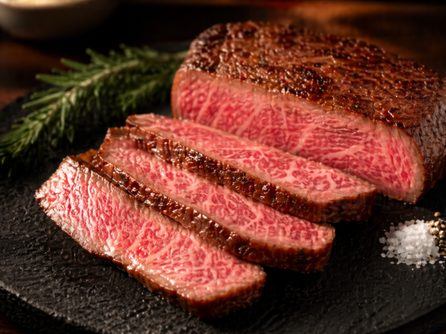 wagyu-steak-singapore-premium-dining-at-tomahawk