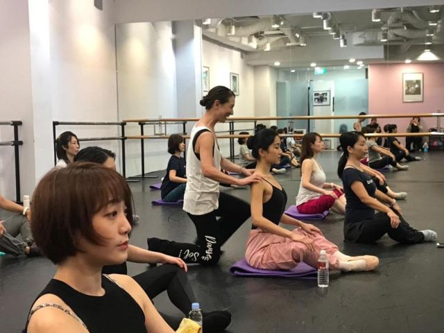 adult-beginner-ballet-classes-in-singapore-join-today