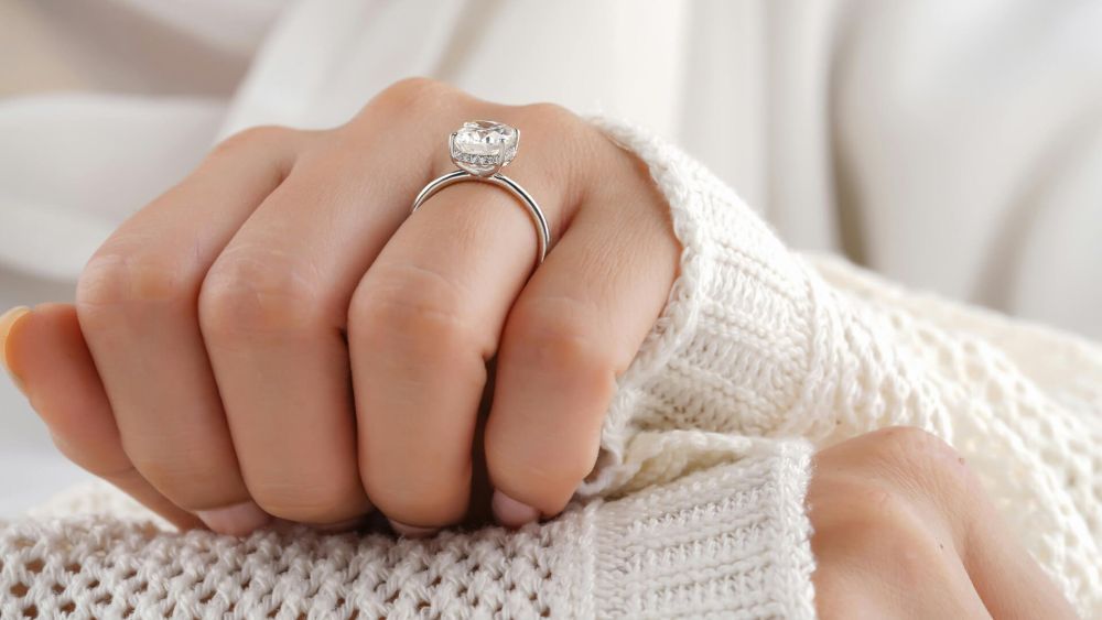 tips-for-buying-a-natural-diamond-ring-online-vs-offline-big-0