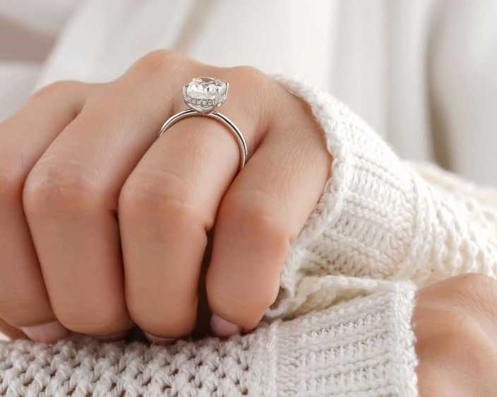 tips-for-buying-a-natural-diamond-ring-online-vs-offline