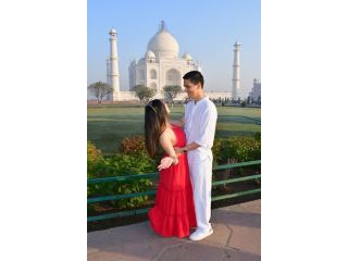 the-allure-of-the-taj-mahal-a-travelers-dream-small-0