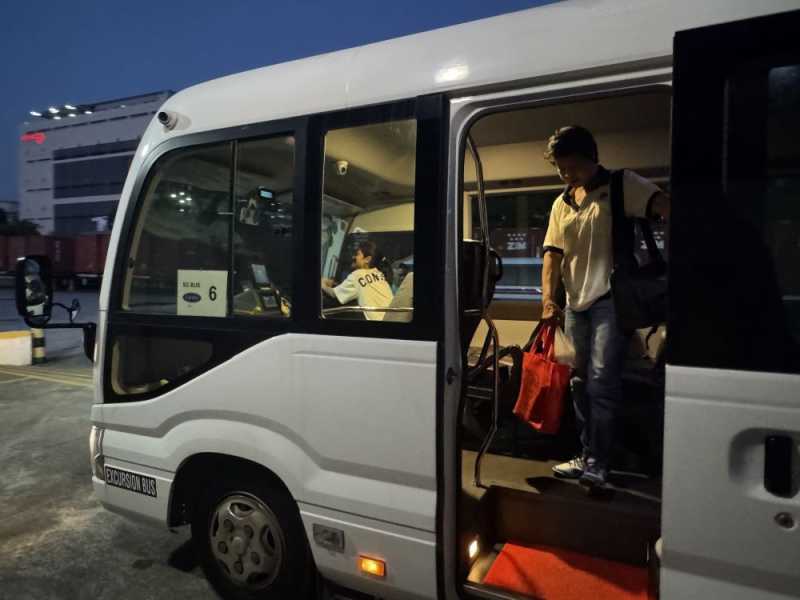 hire-a-13-seater-mini-bus-in-singapore-for-easy-group-travel-small-0