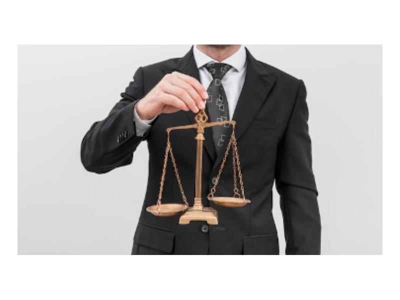 experienced-business-lawyer-singapore-corporate-legal-solutions-small-0