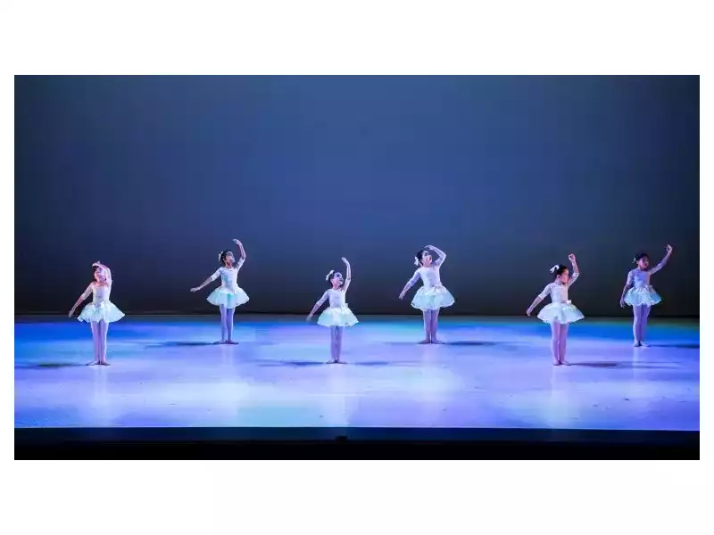 looking-for-the-best-ballet-class-for-children-in-singapore-small-0