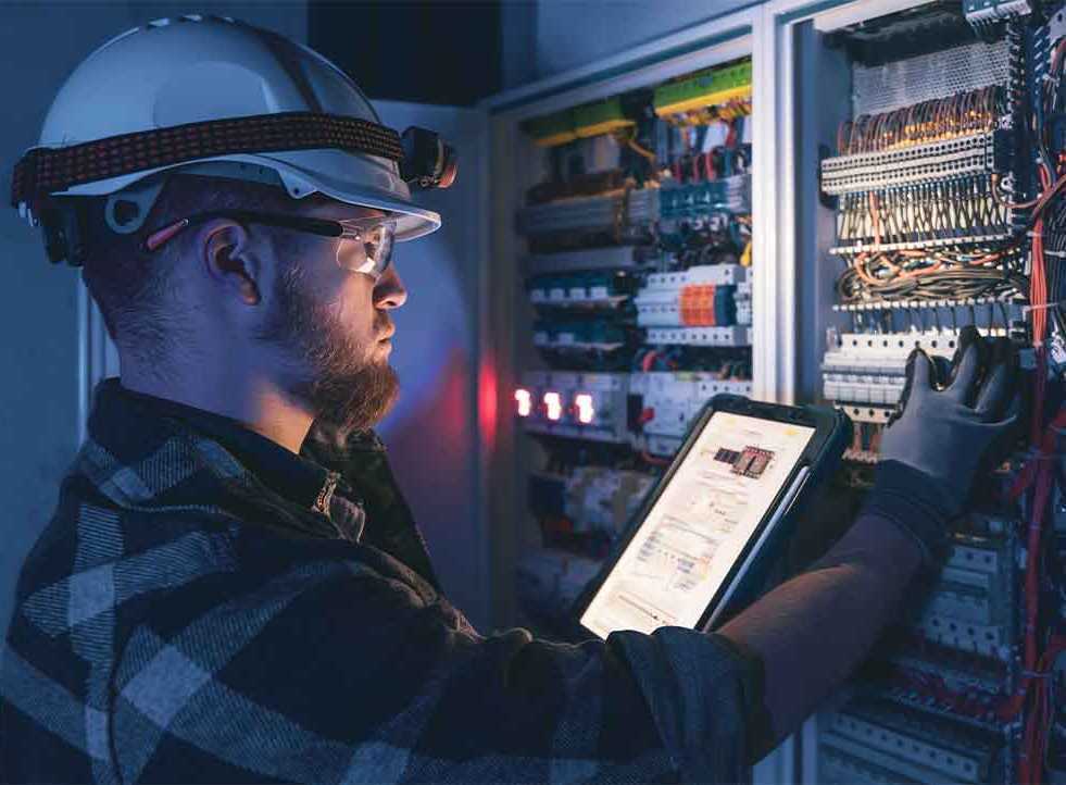 electrical-contractor-in-singapore-licensed-electrical-services-big-0