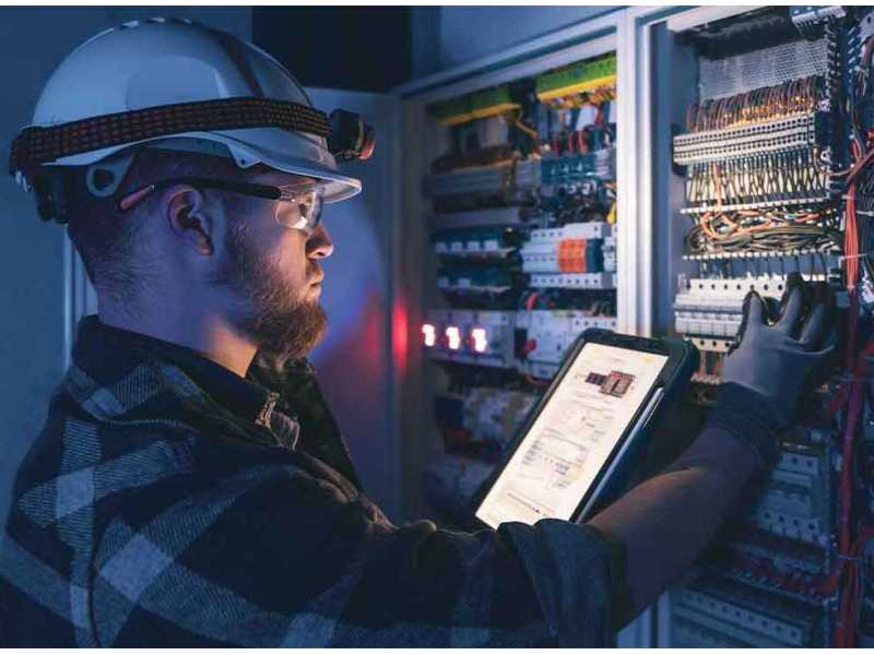 electrical-contractor-in-singapore-licensed-electrical-services-small-0