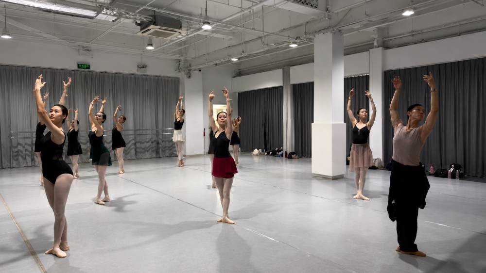 professional-kids-beginner-dance-class-elevate-dance-academie-big-0