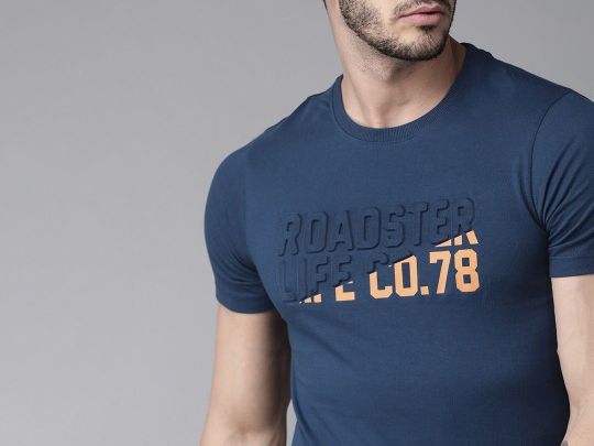 roadster-men-navy-blue-embossed-printed-round-neck-t-shirt