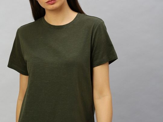 roadster-women-olive-green-solid-round-neck-t-shirt