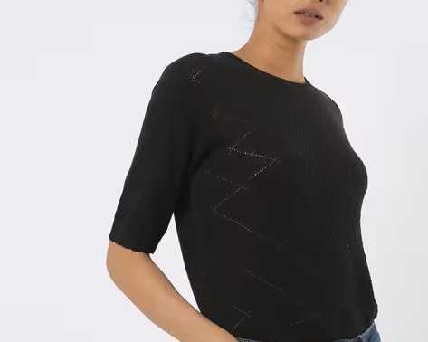 checked-pullover-with-scalloped-hems