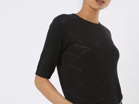 checked-pullover-with-scalloped-hems