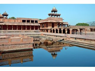 delve-into-the-splendor-of-india-with-our-travel-packages-small-0