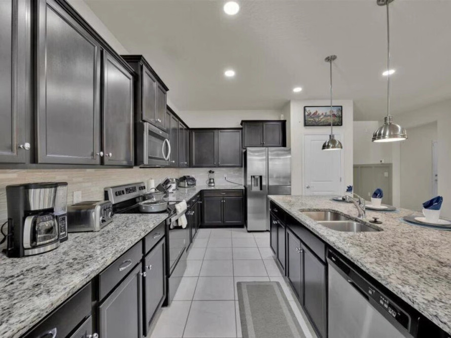 luxury-vacation-homes-rentals-in-florida-family-pet-friendly-stays-big-1