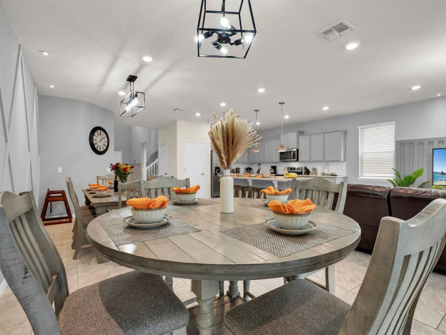 luxury-affordable-vacation-homes-in-florida-family-pet-friendly-rentals-big-0