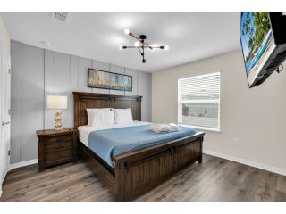 airfvh-premium-vacation-homes-rentals-across-florida-small-3