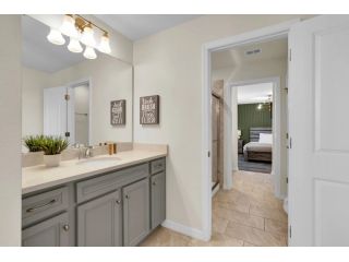 exclusive-florida-vacation-rental-offers-luxury-homes-private-pools-airfvh-small-3