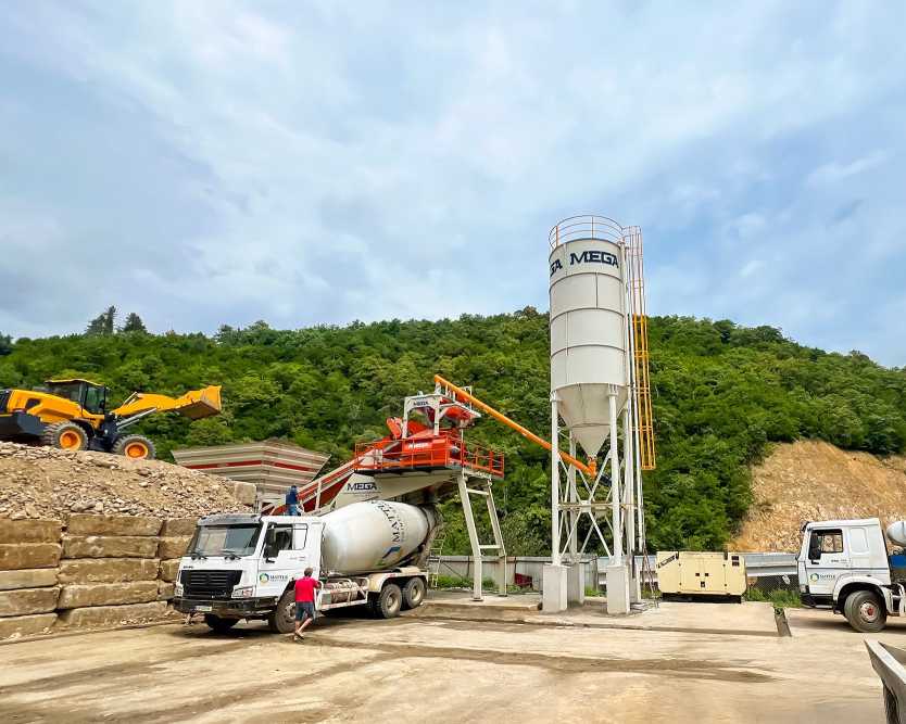 mobile-concrete-batching-plant-100-m3h-ready-for-immediate-delivery