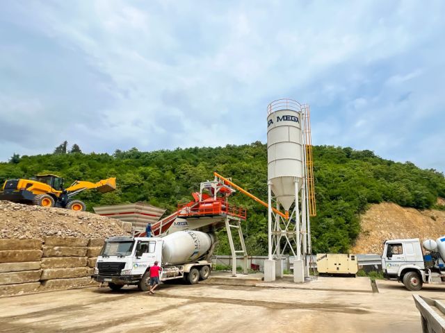mobile-concrete-batching-plant-100-m3h-ready-for-immediate-delivery