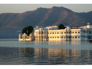 experience-udaipur-rajasthan-like-never-before-small-0