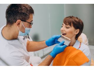 transform-your-smile-with-ceramic-porcelain-veneers-in-usa-small-0