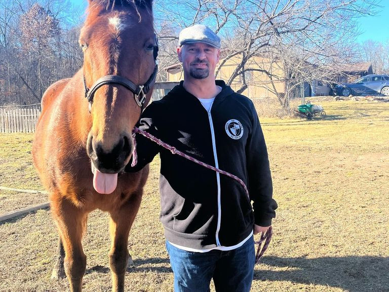 healing-in-the-heartland-how-equine-therapy-supports-recovery-at-learn-to-live-recovery-big-1