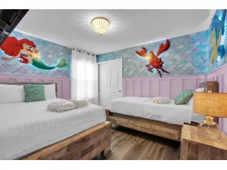 luxury-vacation-rentals-with-stunning-hardwood-flooring-small-2