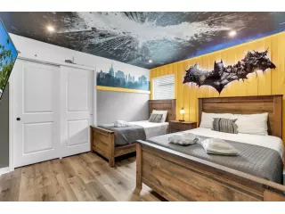 luxury-vacation-rentals-with-stunning-hardwood-flooring-small-3