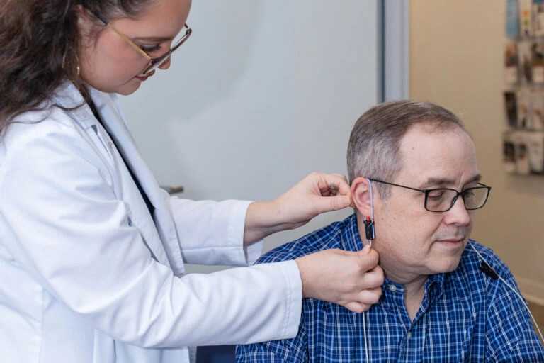 professional-hearing-aid-fittings-for-better-hearing-comfort-big-0