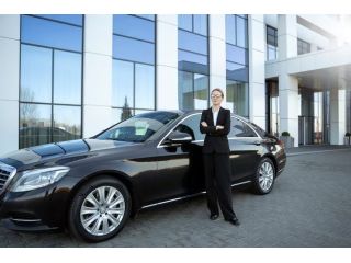 limo-service-london-heathrow-ultimate-comfort-with-heathrow-carrier-small-0