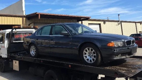 junk-vehicle-removal-cash-pickup-free-towing-big-4