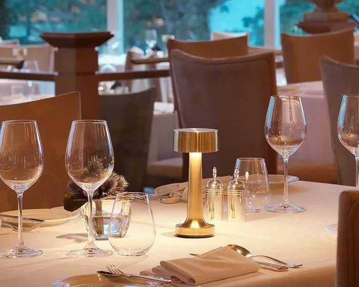 portable-table-lamp-for-bar-cafe