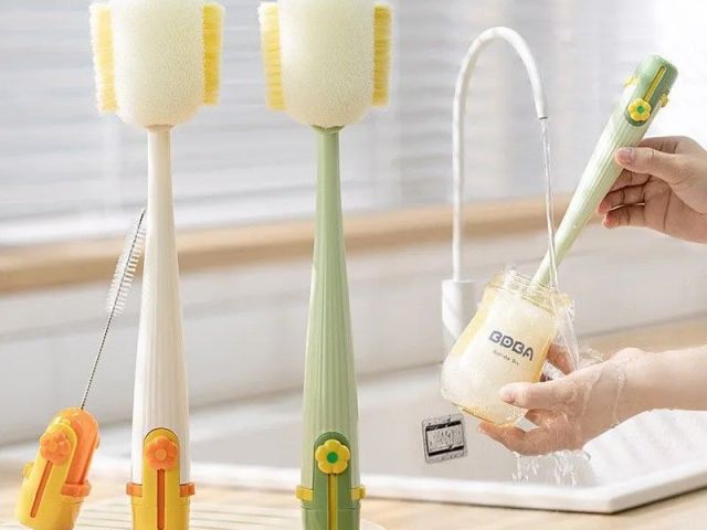 kitchen-gadget-cup-milk-bottle-brush