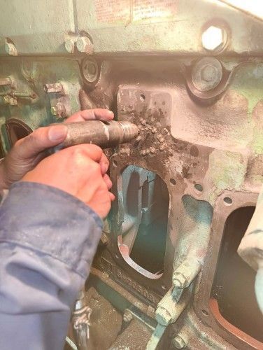metal-locking-and-stitching-for-cracked-castings-big-0