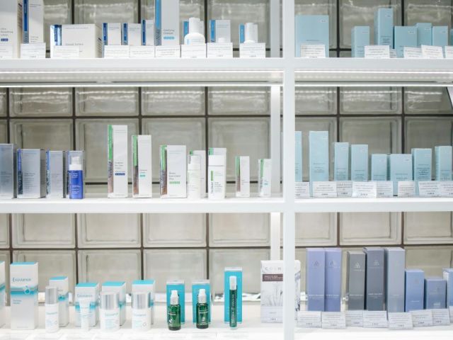 professional-cohesive-solutions-for-a-complete-luxury-brand-identity