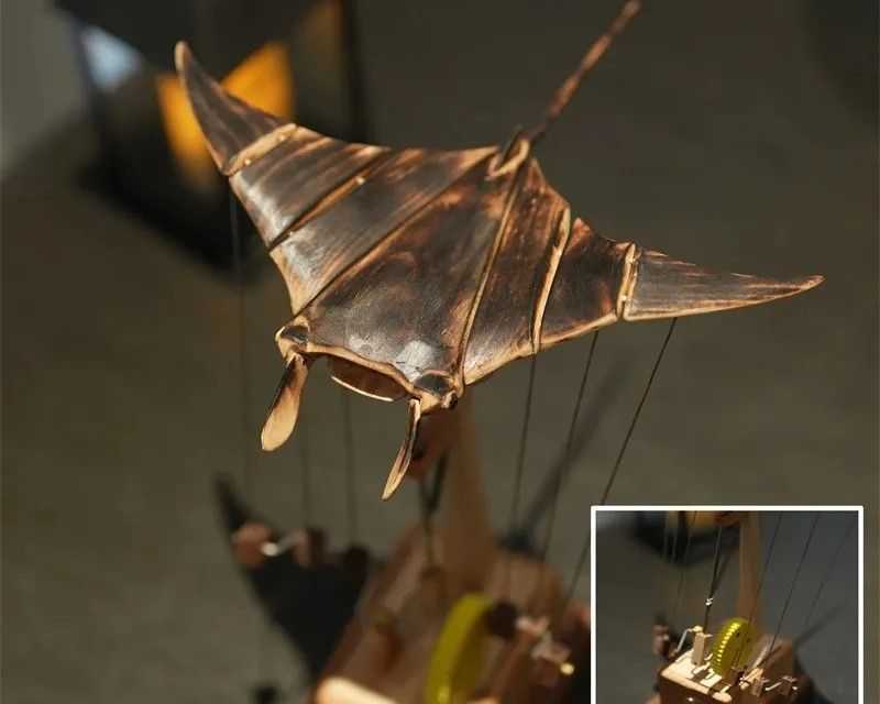 electric-bionic-manta-ray-ornament