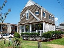 cottage-on-the-beach-in-norfolk-va-the-beach-cottage-duplex