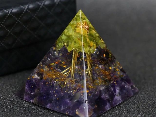 tiger-eye-orgonite-pyramid-energy-meditation-crystal