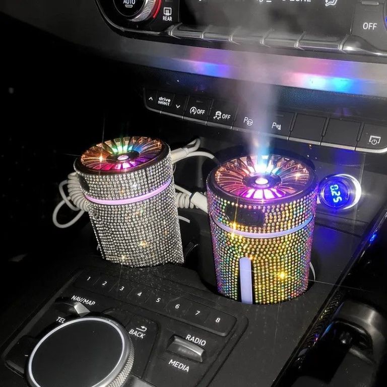 luxury-diamond-car-humidifier-led-aromatherapy-diffuser-big-0