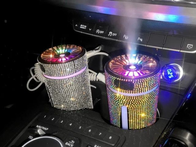 luxury-diamond-car-humidifier-led-aromatherapy-diffuser